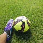 Un “brutal” Joan García rescata al Barça en una noche marcada por el caos del VAR